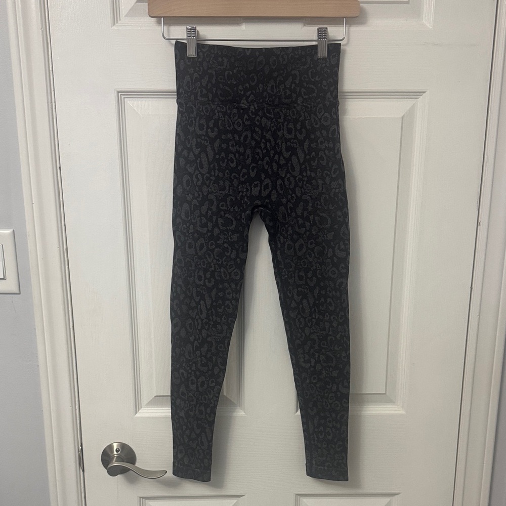 16. Women's Black Leopard Print Leggings